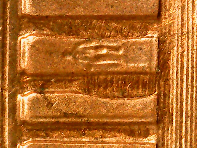 2005-Lincoln-D-Penny-Extra-Steps-Continuing-Up-Columns-On-Memorial-Reverse
