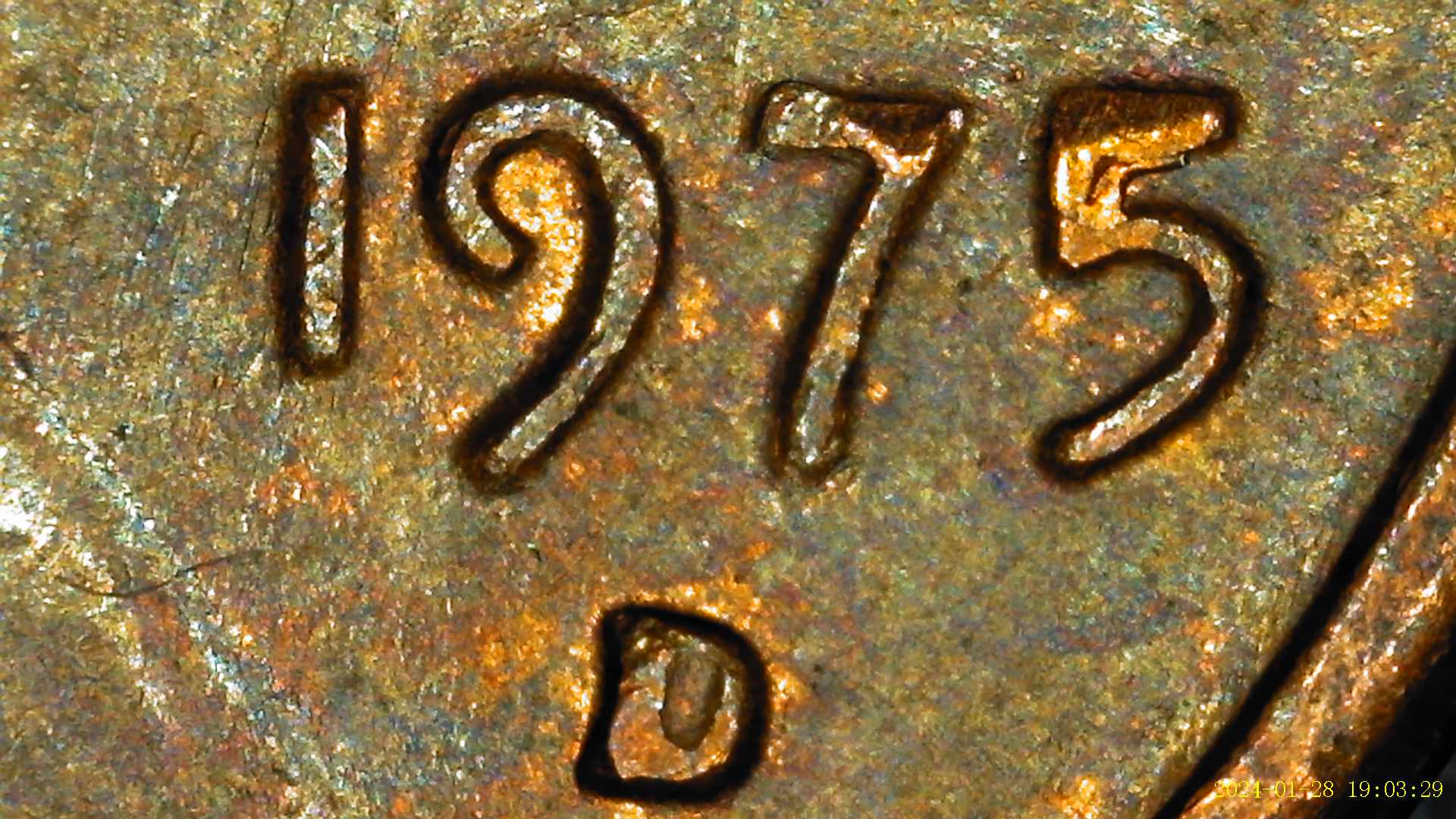 1975-D-Lincoln-Memorial-Penny-Appears-To-Show-Doubling-At-Date