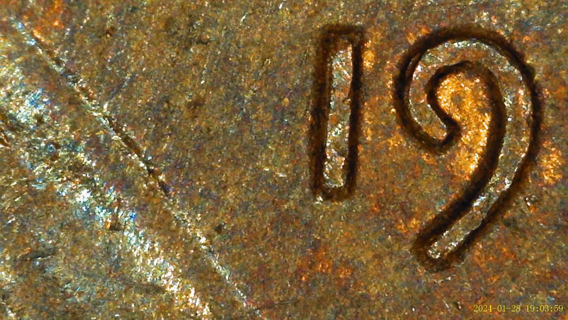1975-D-Lincoln-Memorial-Penny-Appears-To-Show-Doubling-At-Date