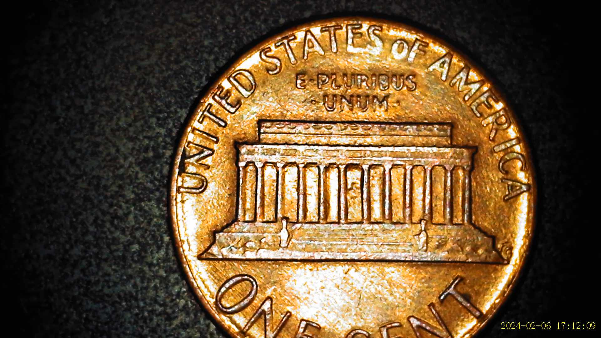 1985-Lincoln-Memorial-Penny-With-Twisted-Top-To-3RD-Column-Reverse