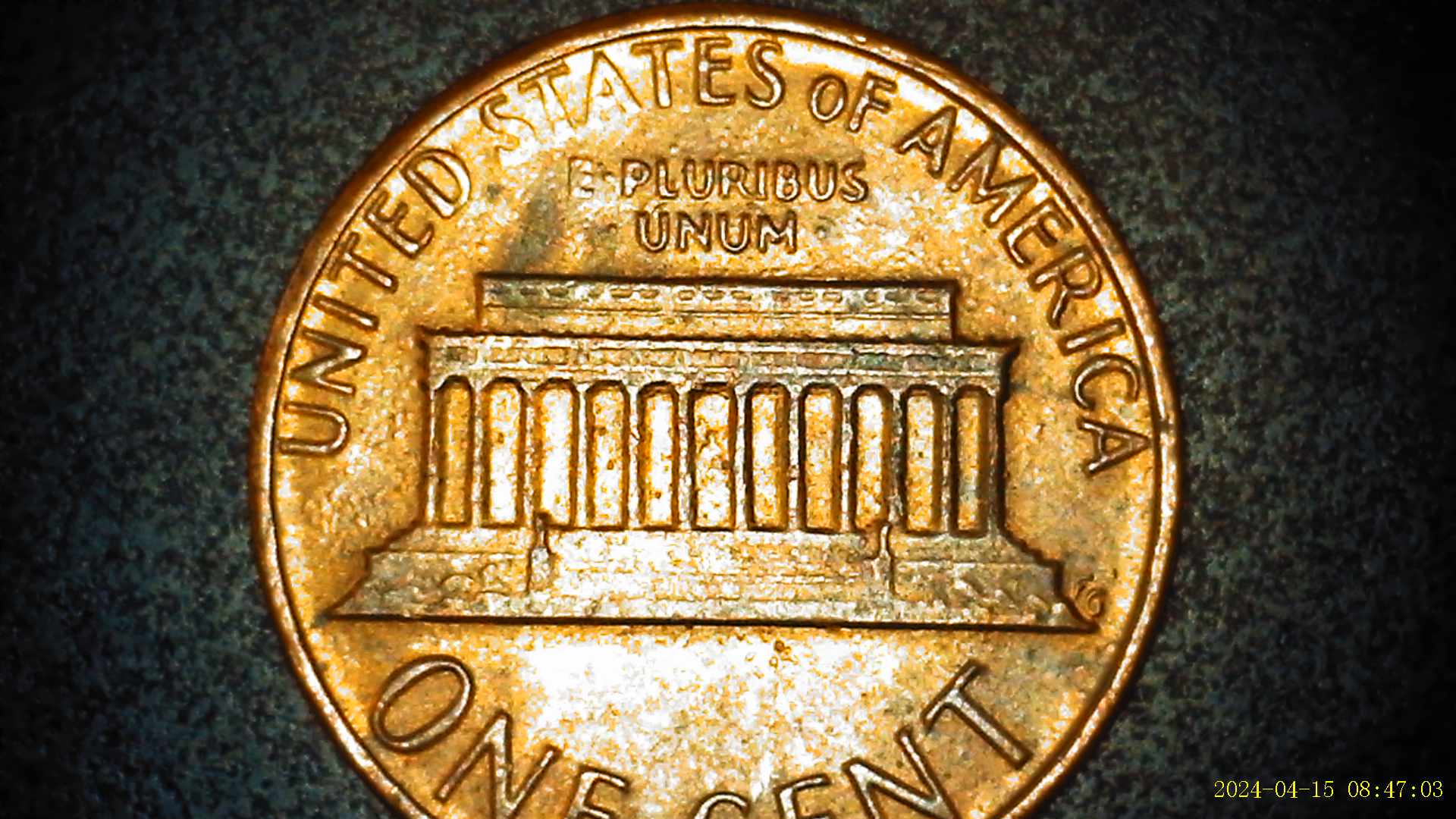 1982-Large-Date-Zinc-Lincoln-Memorial-Penny-Reverse-Extra-Material-On-Columns