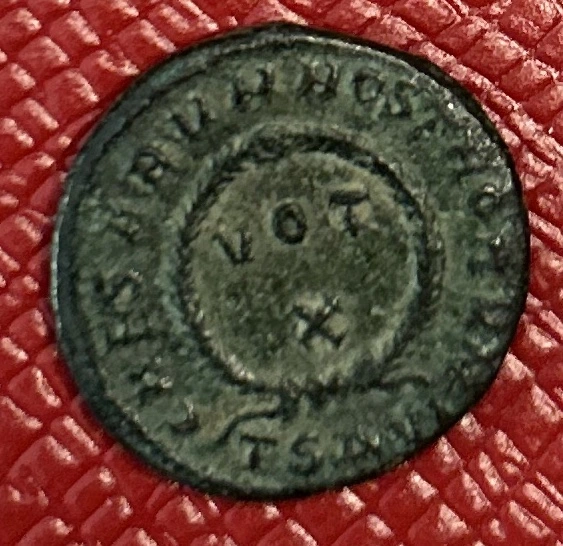 Is-This-Coin-A-Constantinvs-II-Ivnior-Or-Is-It-Licinivs-II
