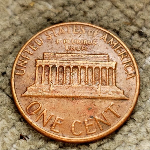 Small-1982-P-Bronze-LMC-,--Large-Obverse-Moto?