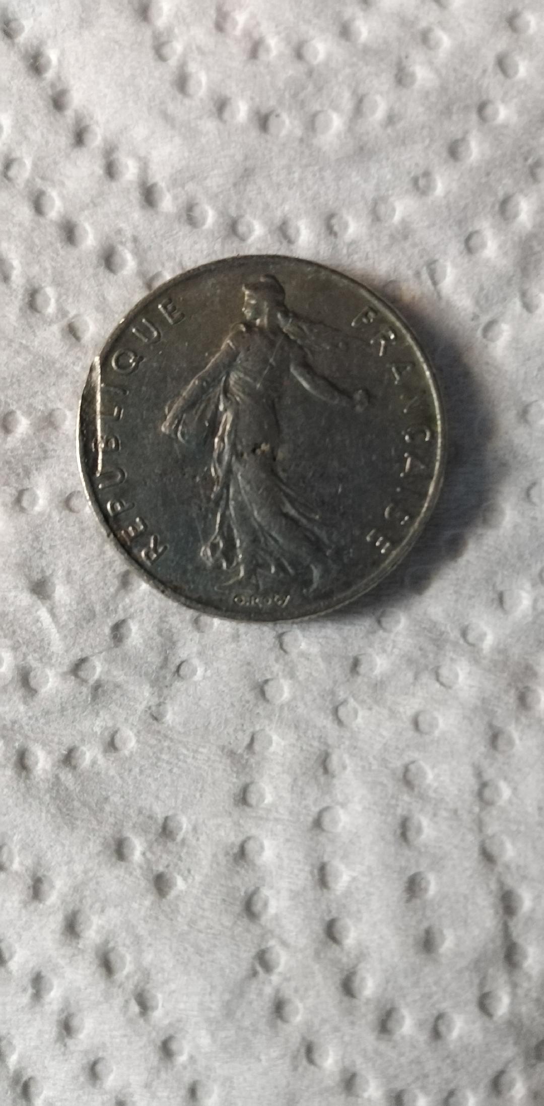 Please-Need-Help-With--1986-1/2-Franc-Republique-Fran�aise-.is-It-An-Error?