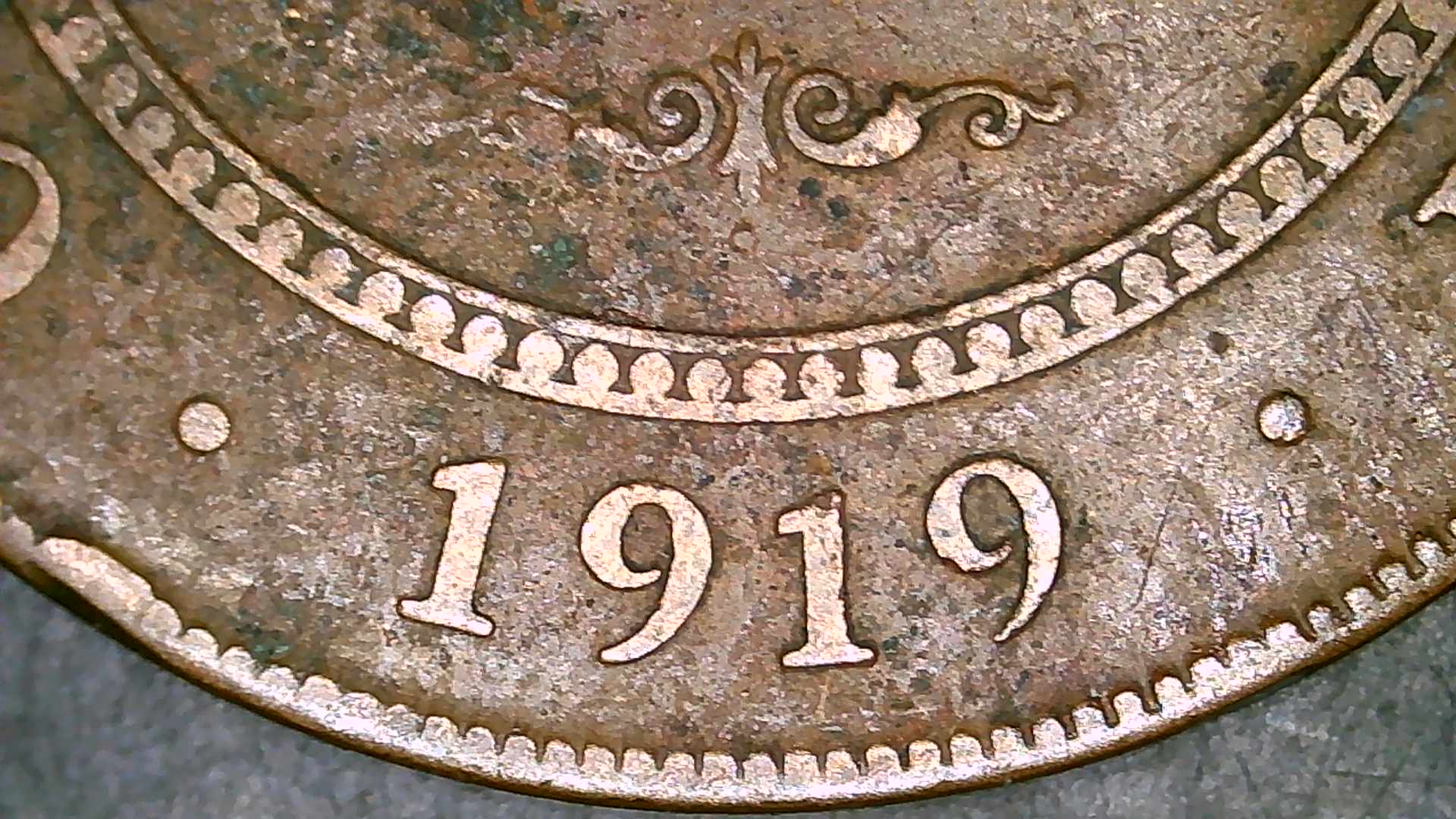 1919-Penny-Missing-Top-Scroll