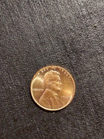 1943-Copper-Penny-Does-Not-Stick-To-Magnet-Is-It-Real
