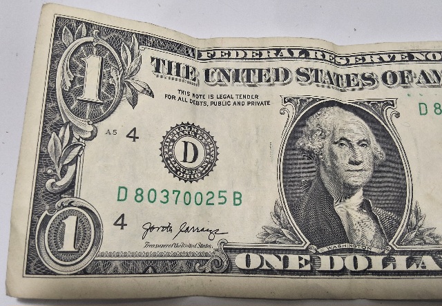 2017-A-Series-One-Dollar-Note-With-7-Green-Ink-Dots-And-A-Low-B