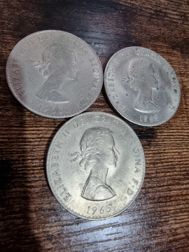 Churchill-Coin-Colouration