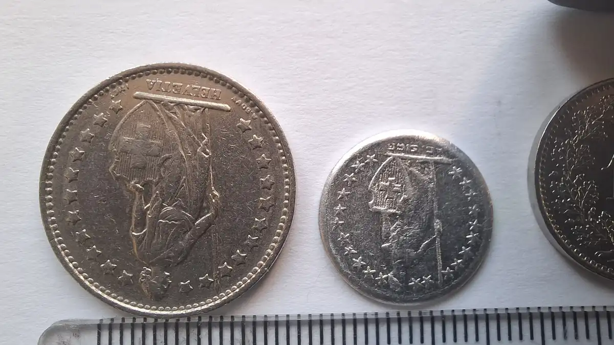 Swiss-1-Franc-1979-Coin-Much-Smaller-Than-Normal