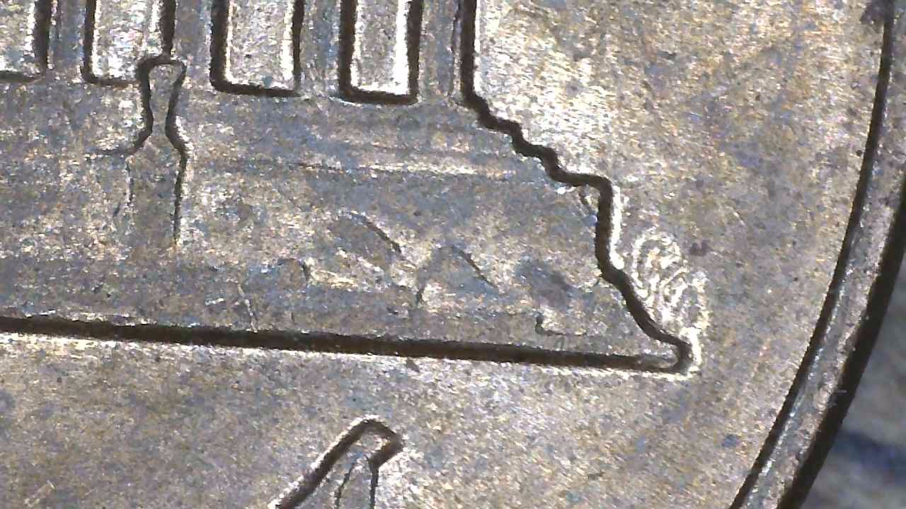 1972-D-Lincoln-Memorial-Cent-Machine-Doubling?