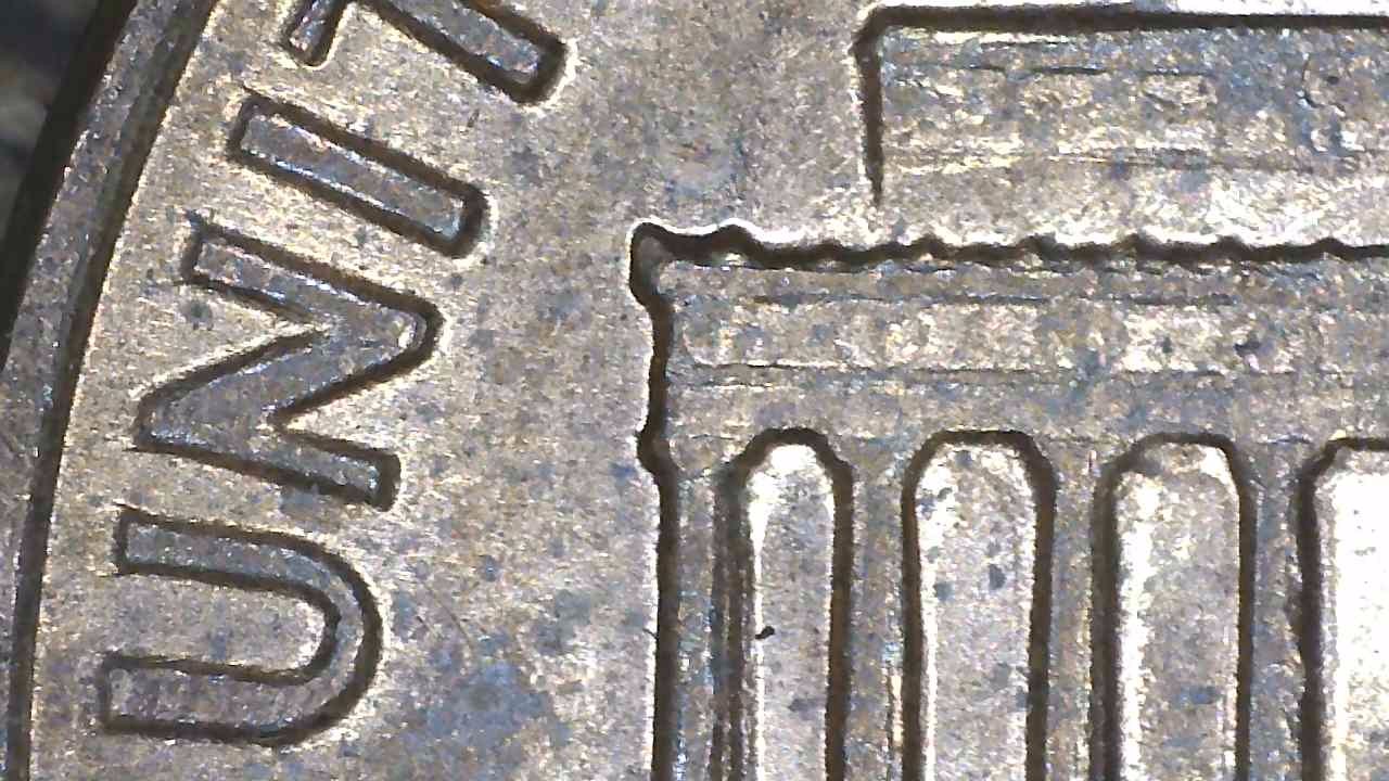 1972-D-Lincoln-Memorial-Cent-Machine-Doubling?