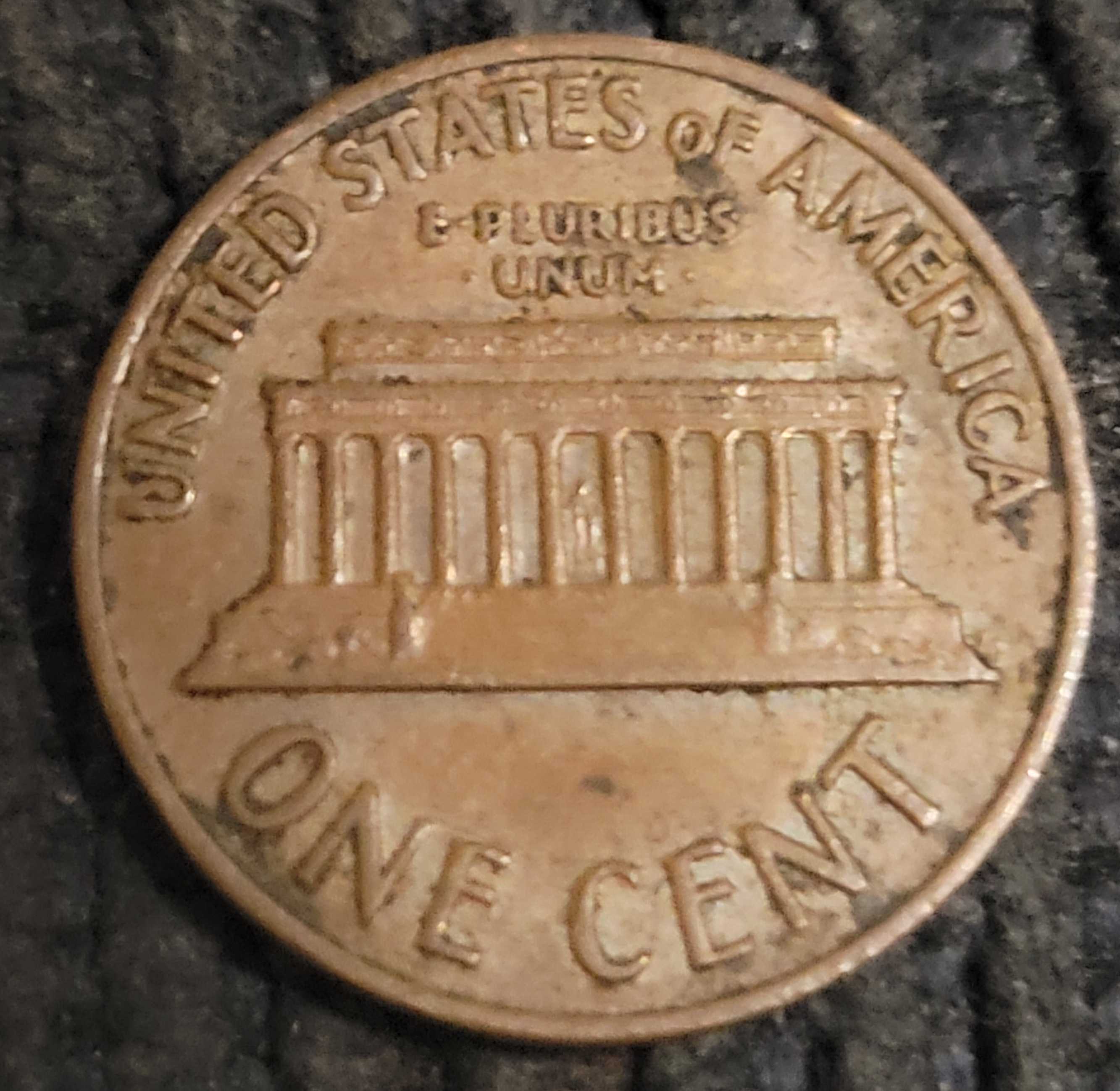 1972-Lincoln-Memorial-Cent-Double-Parallel-Die-Crack-Or-Just-PMD/Scratch?