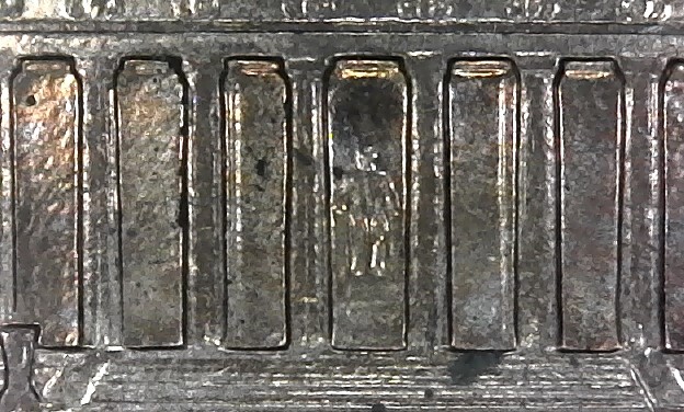 1999-D-Lincoln-Neck-Error