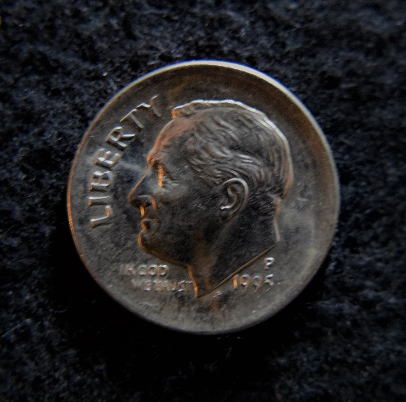 1995-P-Dime---Penny-Size-Centered-Broadstrike