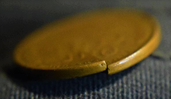 1944-Wheat-Cent.-A-Head-Scratching-Anomaly,-Open-To-Interpretation.