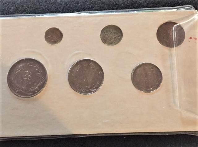 Looking-For-Opinions-On-These-Coin-Holders