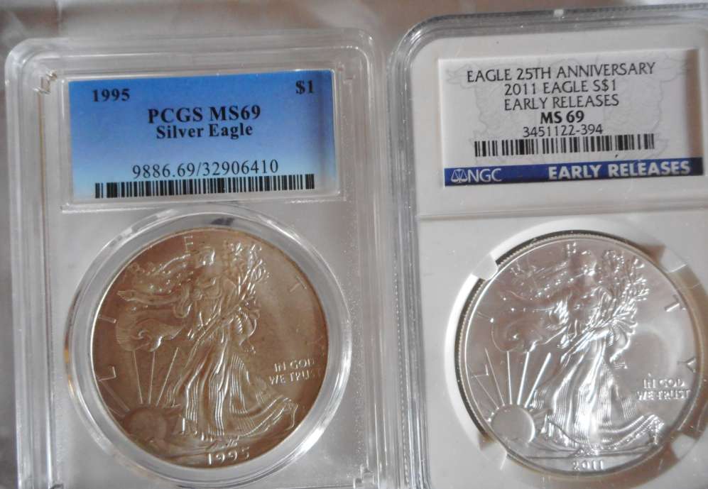 Breaking-These-American-Silver-Eagles-Out-Of-Their-Slabs?