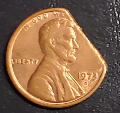 1973-D-Lincoln-Cent-Clipped-—-Seeking-Help-Identifying-This-Mint-Error