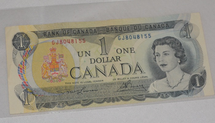 Bundle-Of-Canadian-Bills