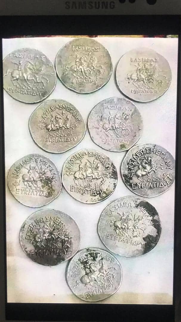 Coins-In-My-Fiance's-Fathers-Possession-That-Look-Ancient..