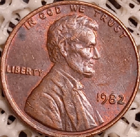 1982-Lg-Date-Copper-Lincoln-Cent-M/M-Error?