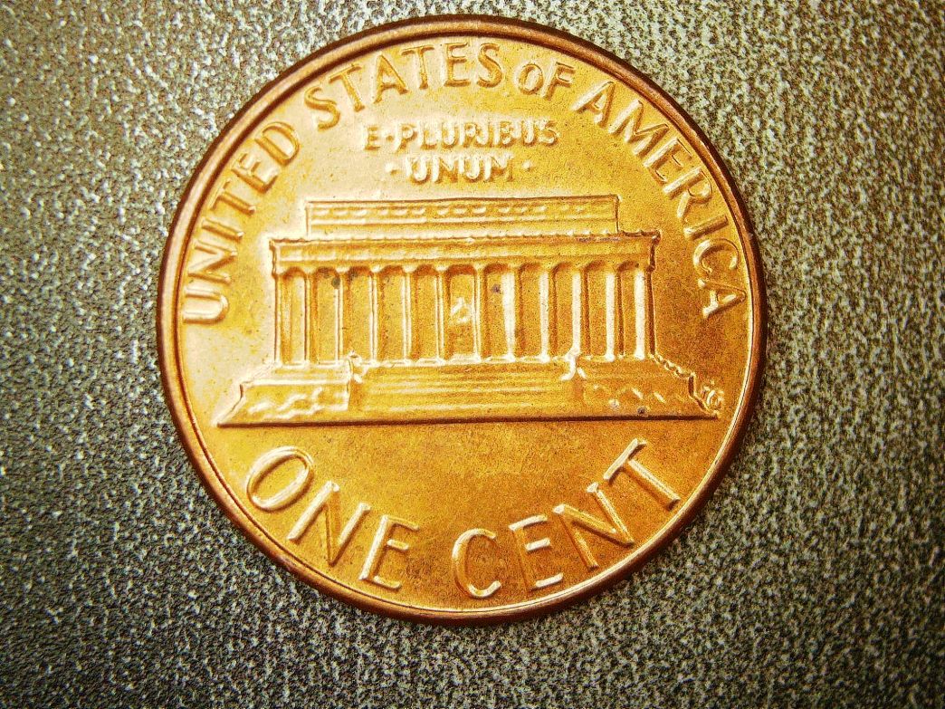 1983-Lincoln-Memorial-Penny-Possible-A-Small-DDR?