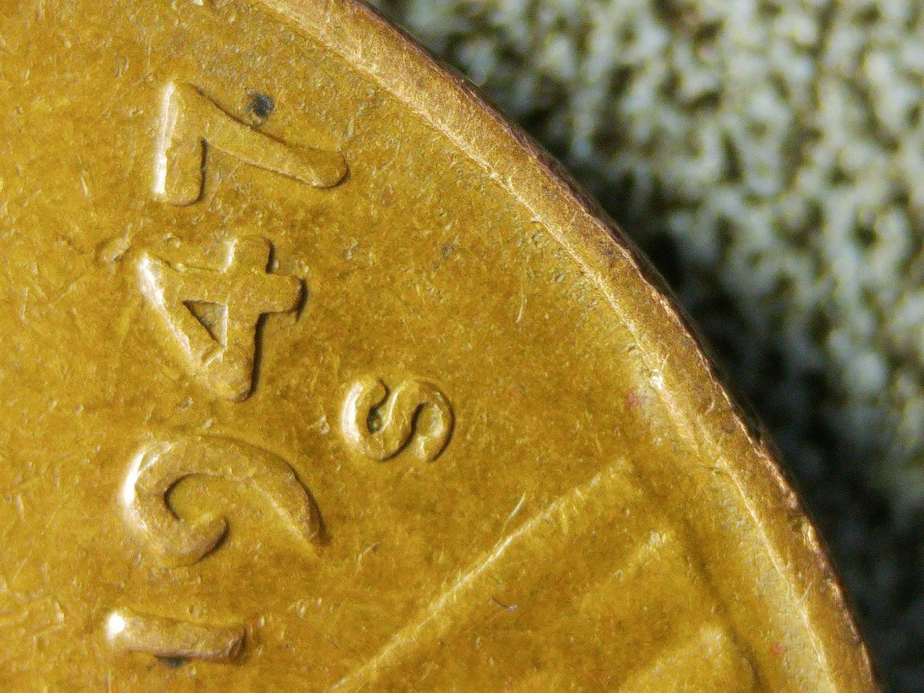 1947-Wheat-Penny.-Does-The-Mint-Mark-Look-Upside-Down?