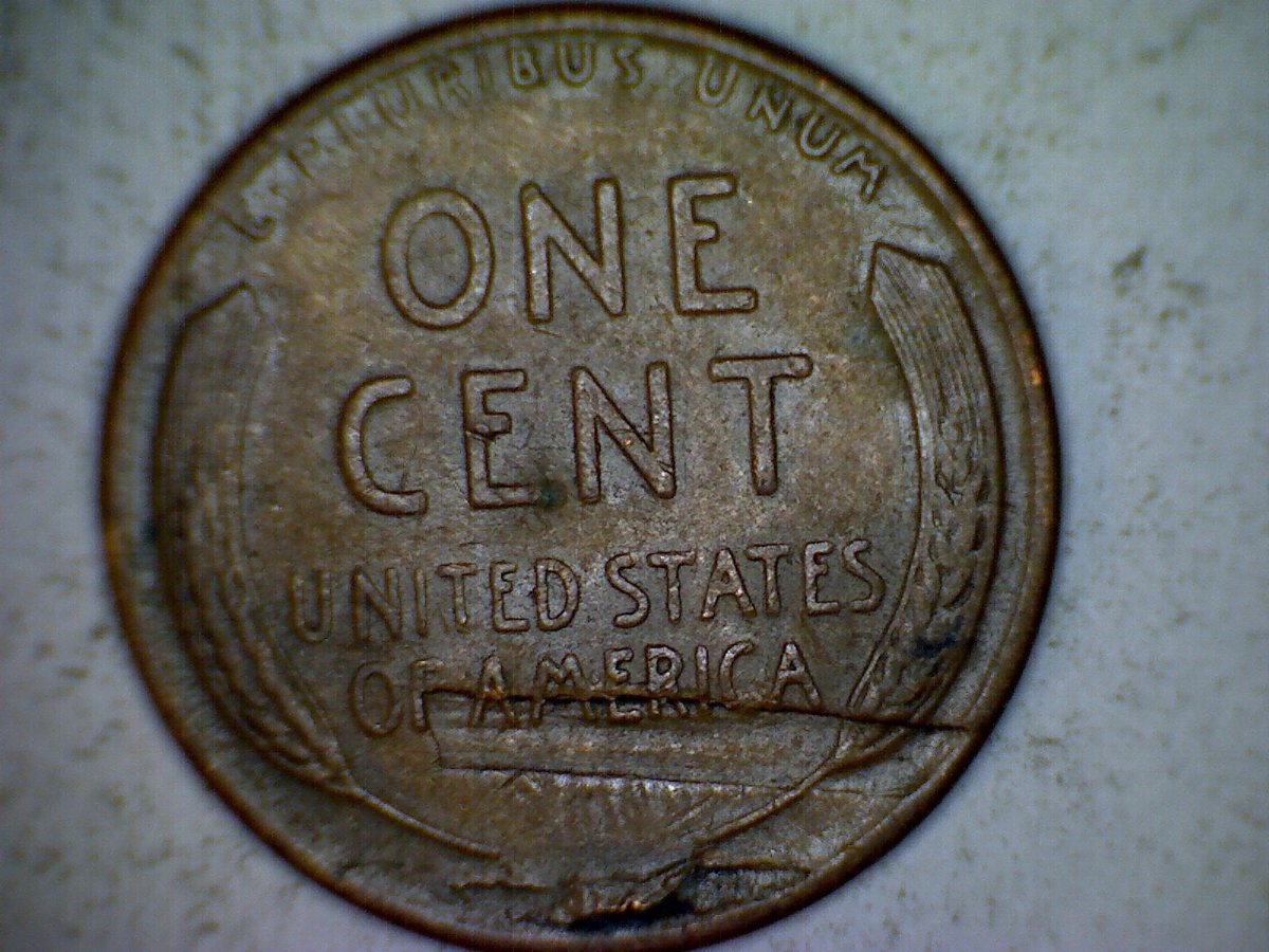 Does-The-Reverse-Of-This-1946-Penny-Have-A-Strike-Thru-Or-Is-It-PMD?