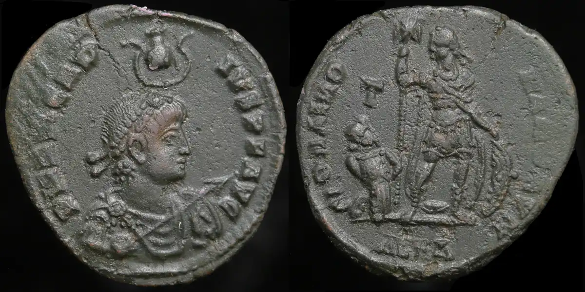 Arcadius-Gloria-Romanorvm-With-Hand-Of-God-Crowning-Emperor