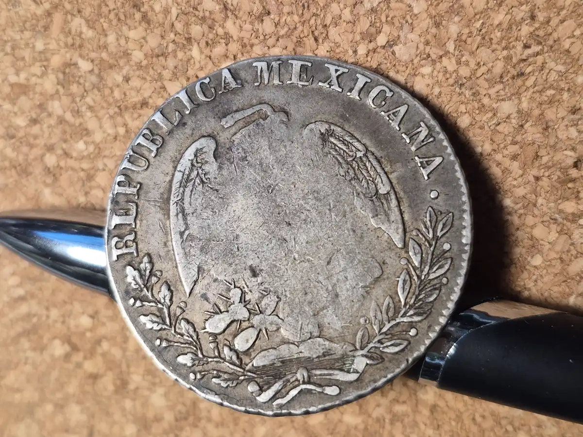 Mexico-1837-8-Reales-Planchet-Adjustments-Or-PMD?