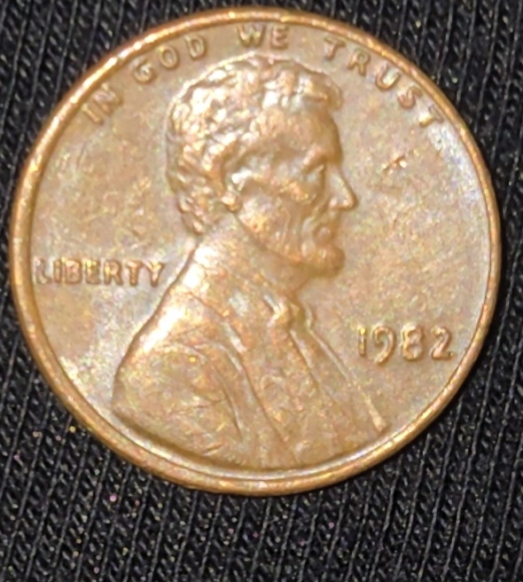 Can-Someone-Help-Determine-If-I-Have-The-Small-Date-Or-Large-Date-On-My-1982-Pennys