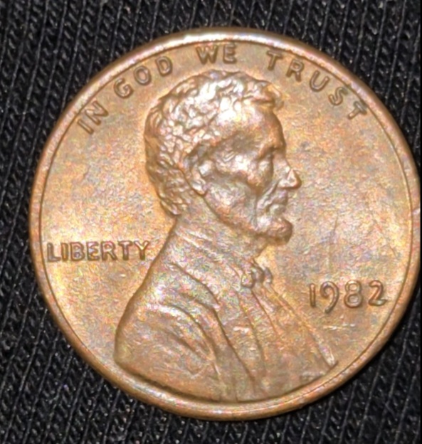 Can-Someone-Help-Determine-If-I-Have-The-Small-Date-Or-Large-Date-On-My-1982-Pennys