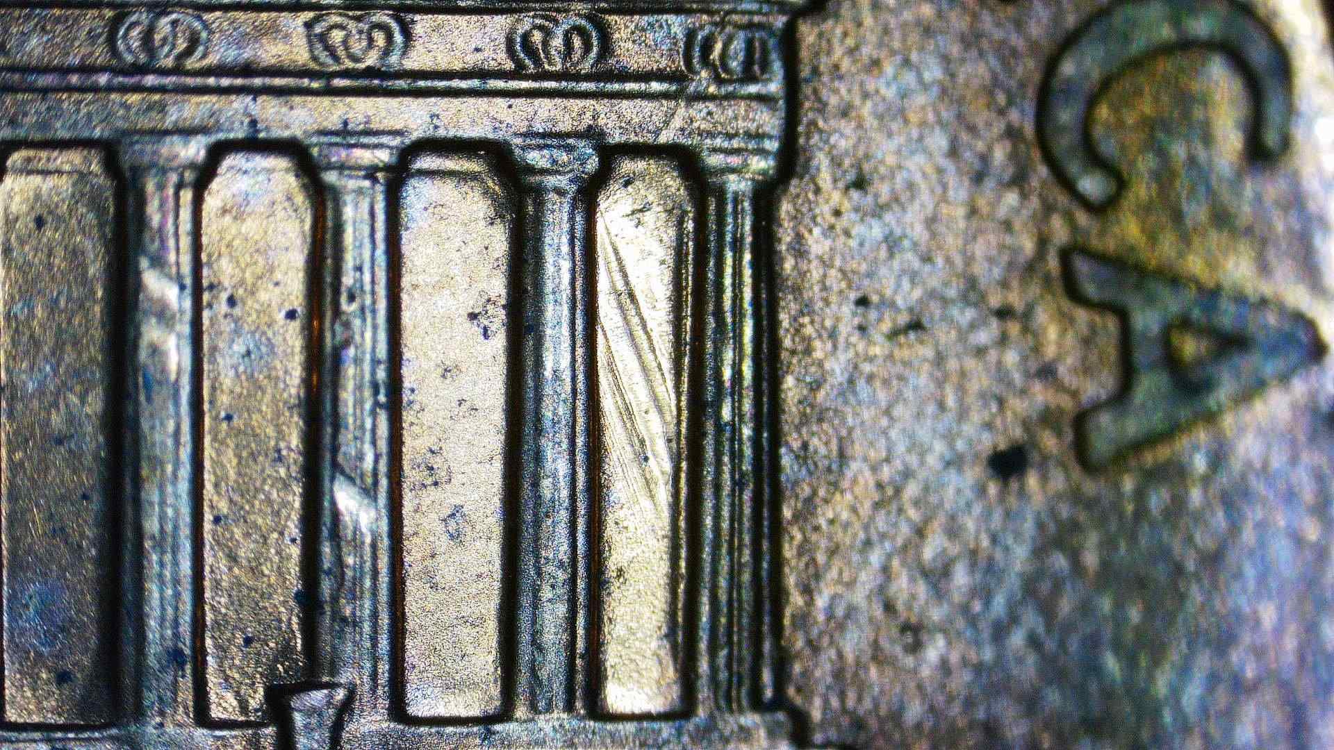 1999-D-Lincoln-Penny-Feeder-Finger-Damage-Between-Columns?
