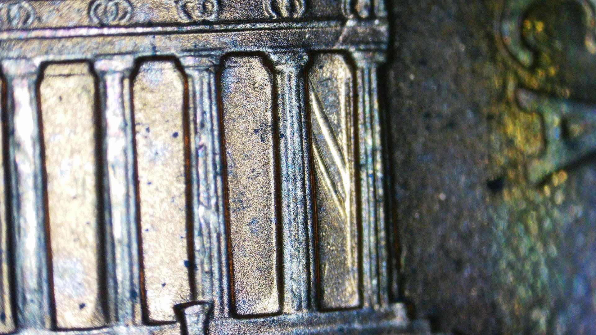 1999-D-Lincoln-Penny-Feeder-Finger-Damage-Between-Columns?