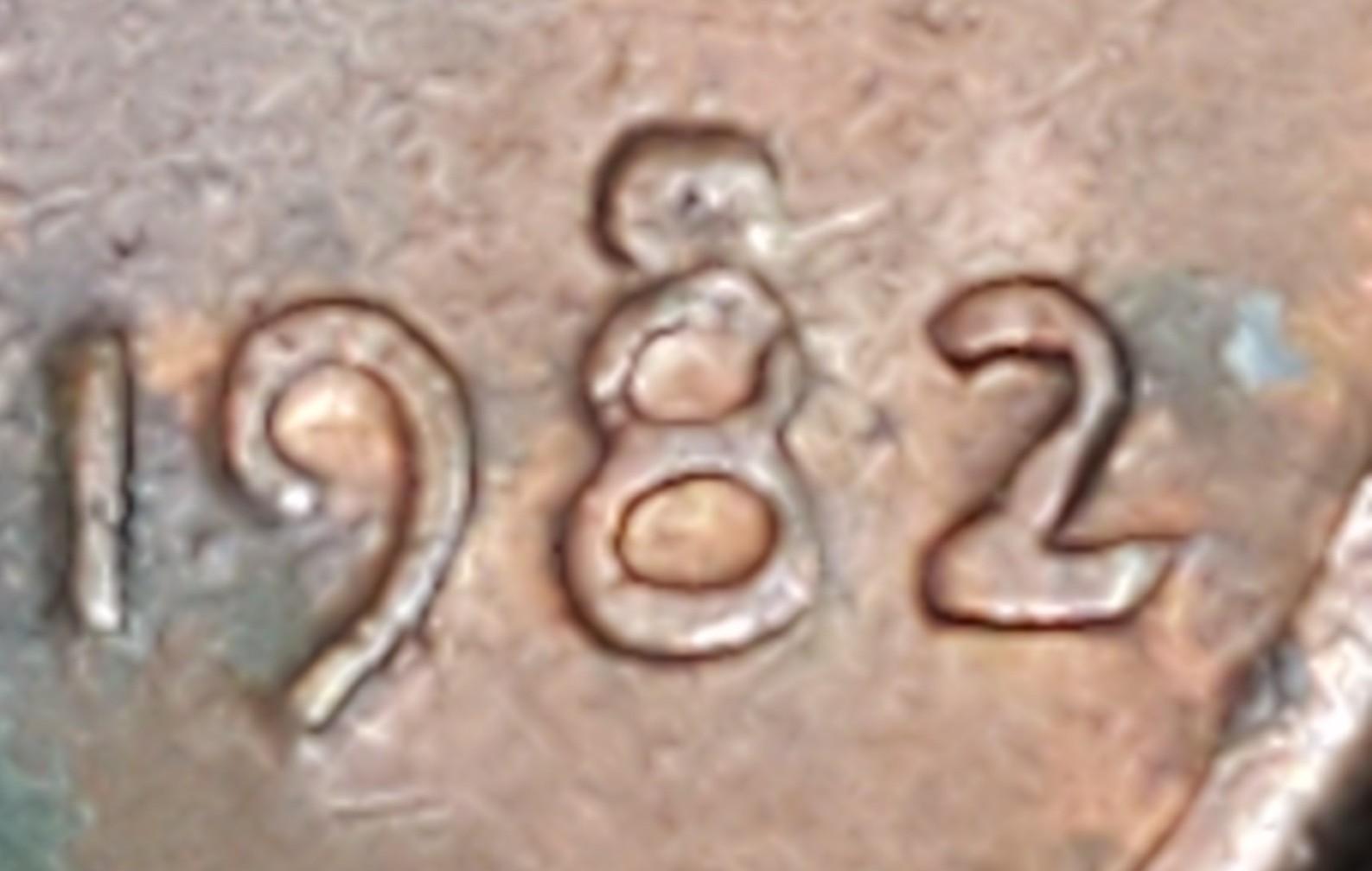 1982-P-Lincoln-Cent-Zinc-Large-Date-With-Die-Chip?-Doubling?-Inclusion?