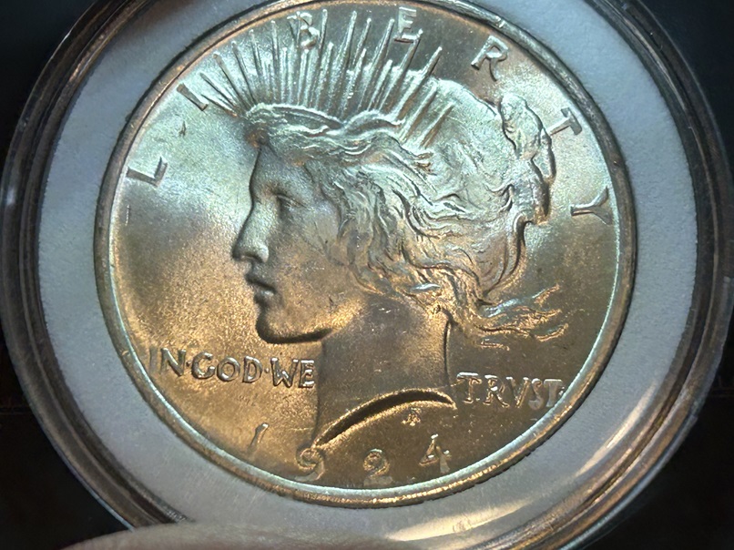 1924-Peace-Dollar-VAM-Help-Dot-In-Tierra-And-Circle-In-Rays