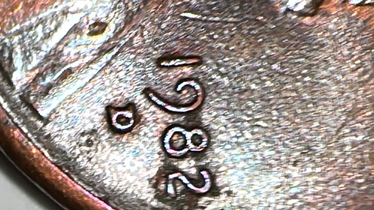 1982-D-Small-Date-Lincoln-Cents,-2.5-G-Zinc.-Is-There-A-'Ghost-D'-Variety-To-This-Coin?