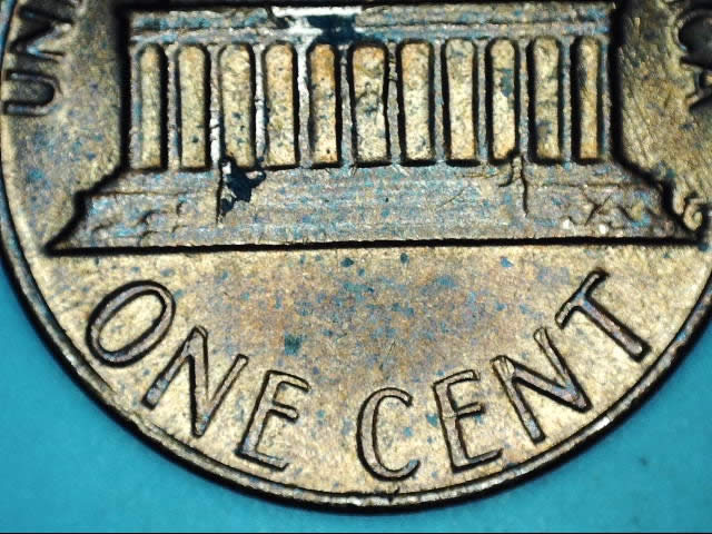 This-1982-LMC-Small-Date-Weighs-3.05-Grams.