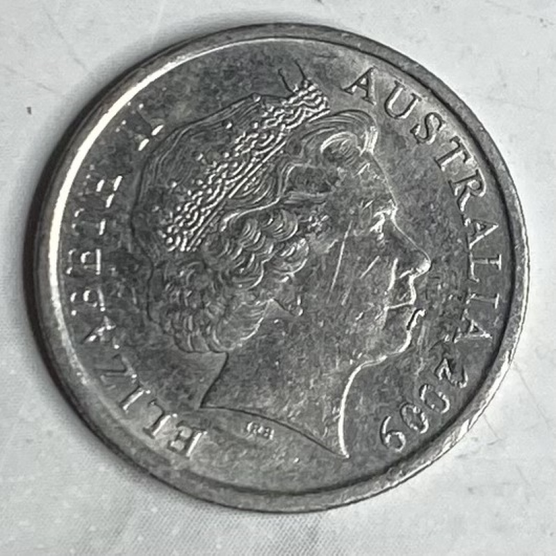 2009-5c-Cud-Lip-Queen