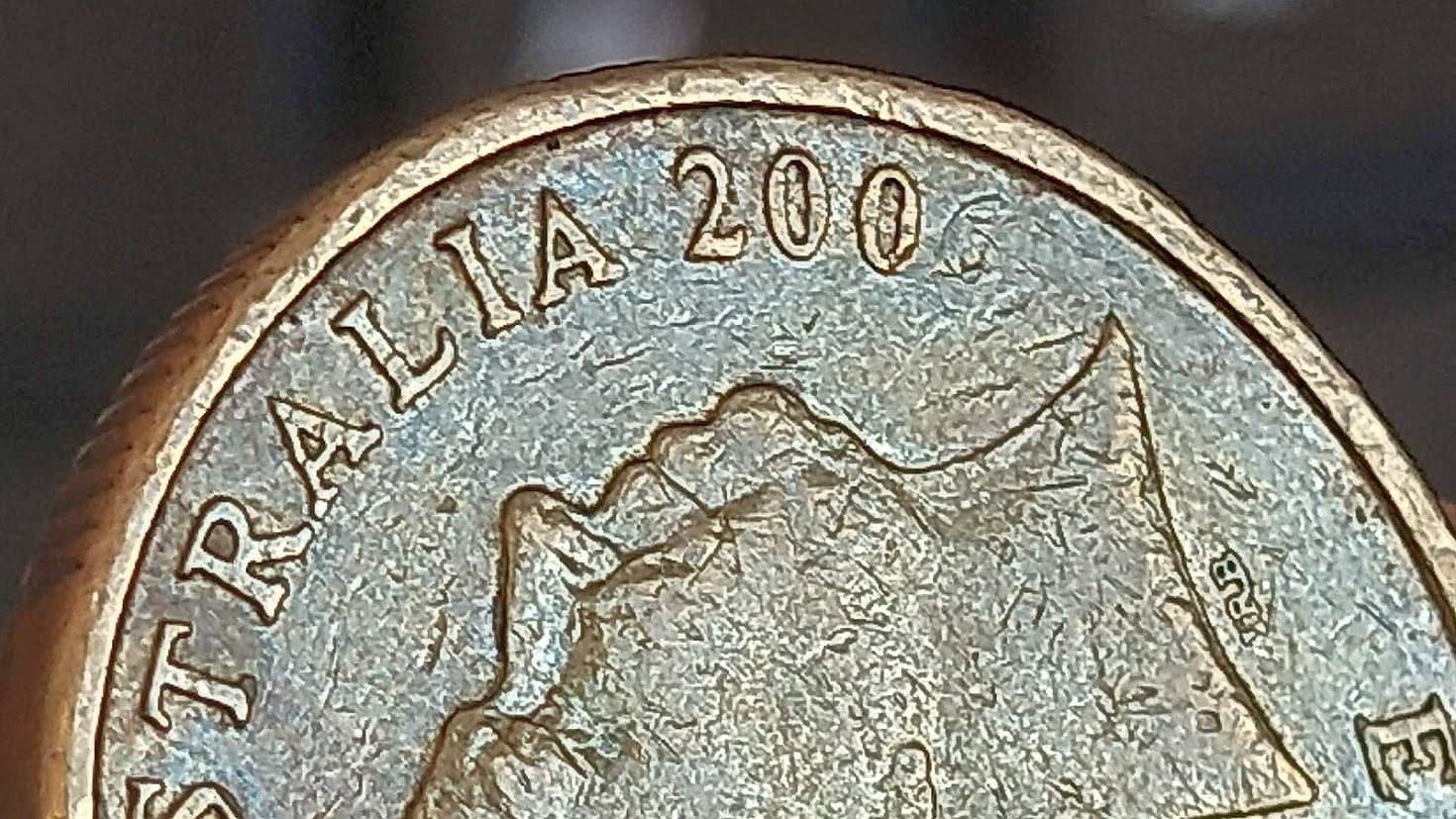 Australia-2006-$1-Mob-Of-Roos---Defective-'6'---