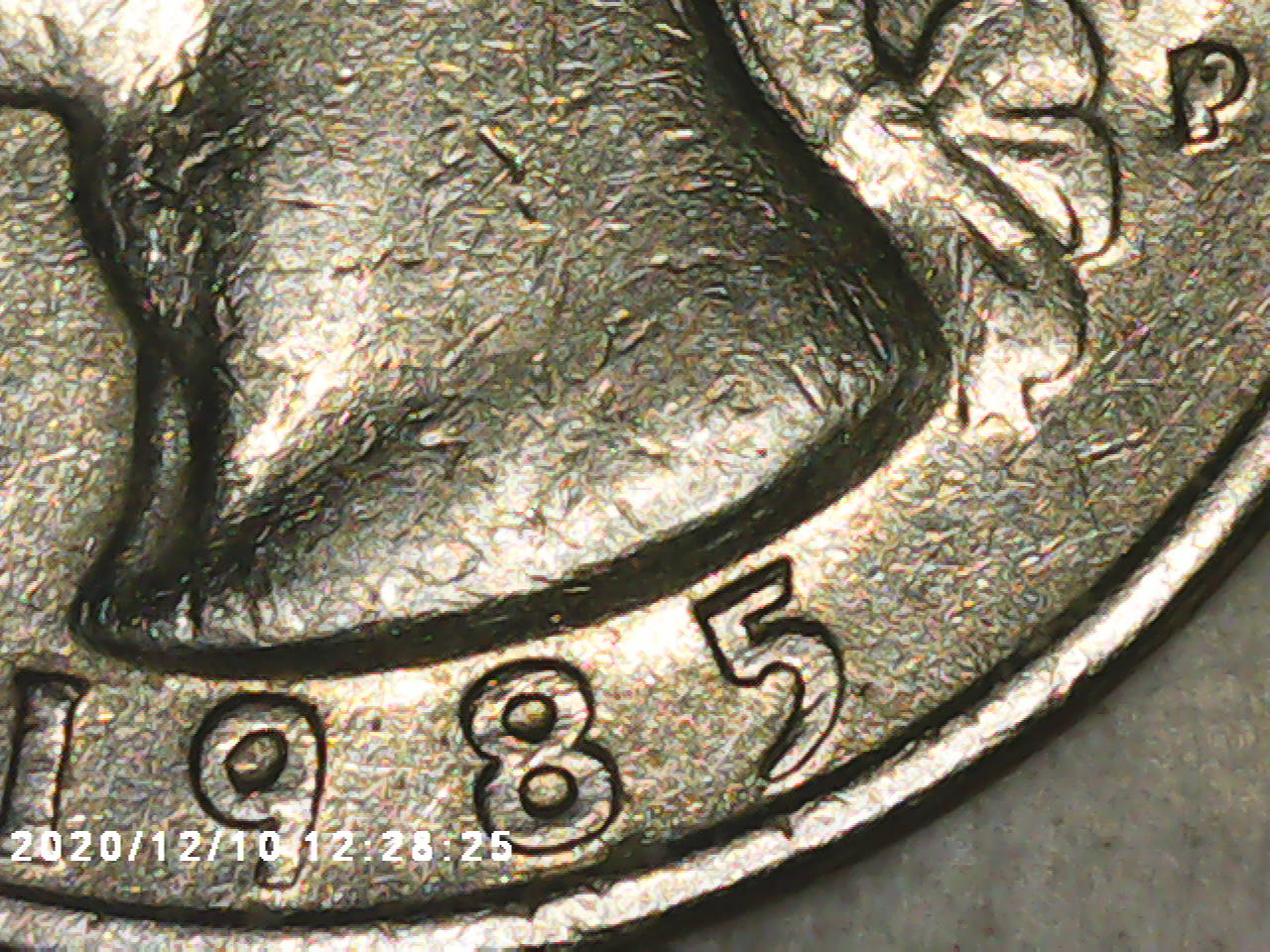 I-Believe-I-Have-An-Extra-Leaf-On-This-1985-Quarter,-Know-Anything-About-It?