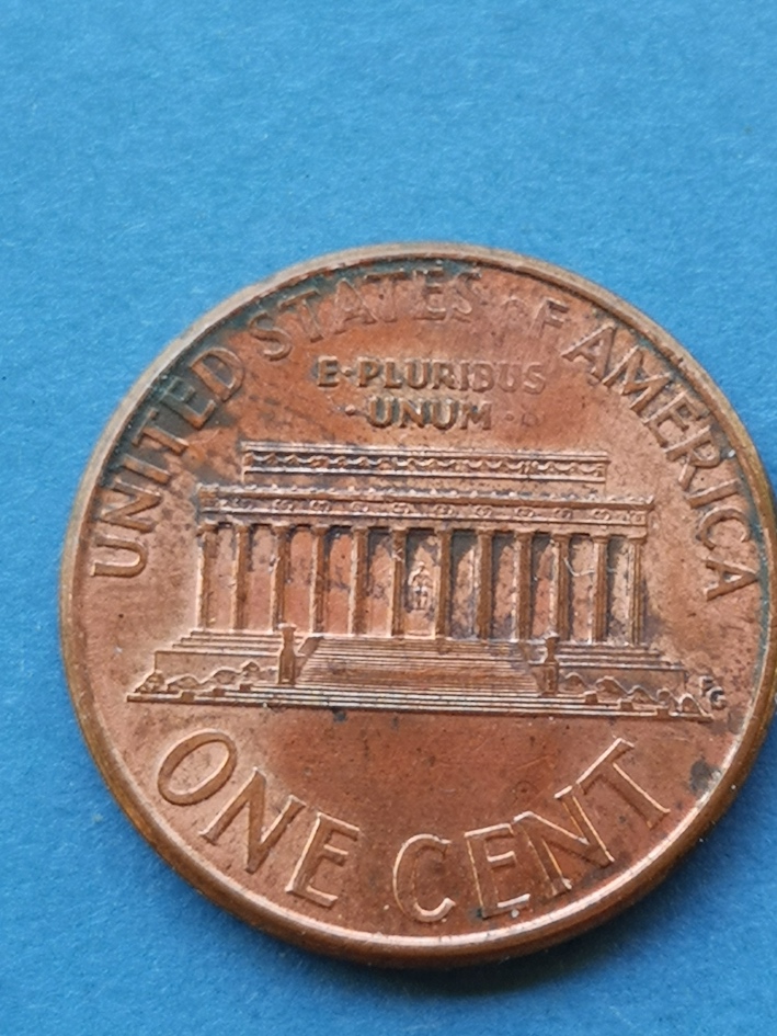 Mis-Stamped-Reverse-Of-Coin.-Lettering-States-&-Of.-Close-AM-2000-Cent