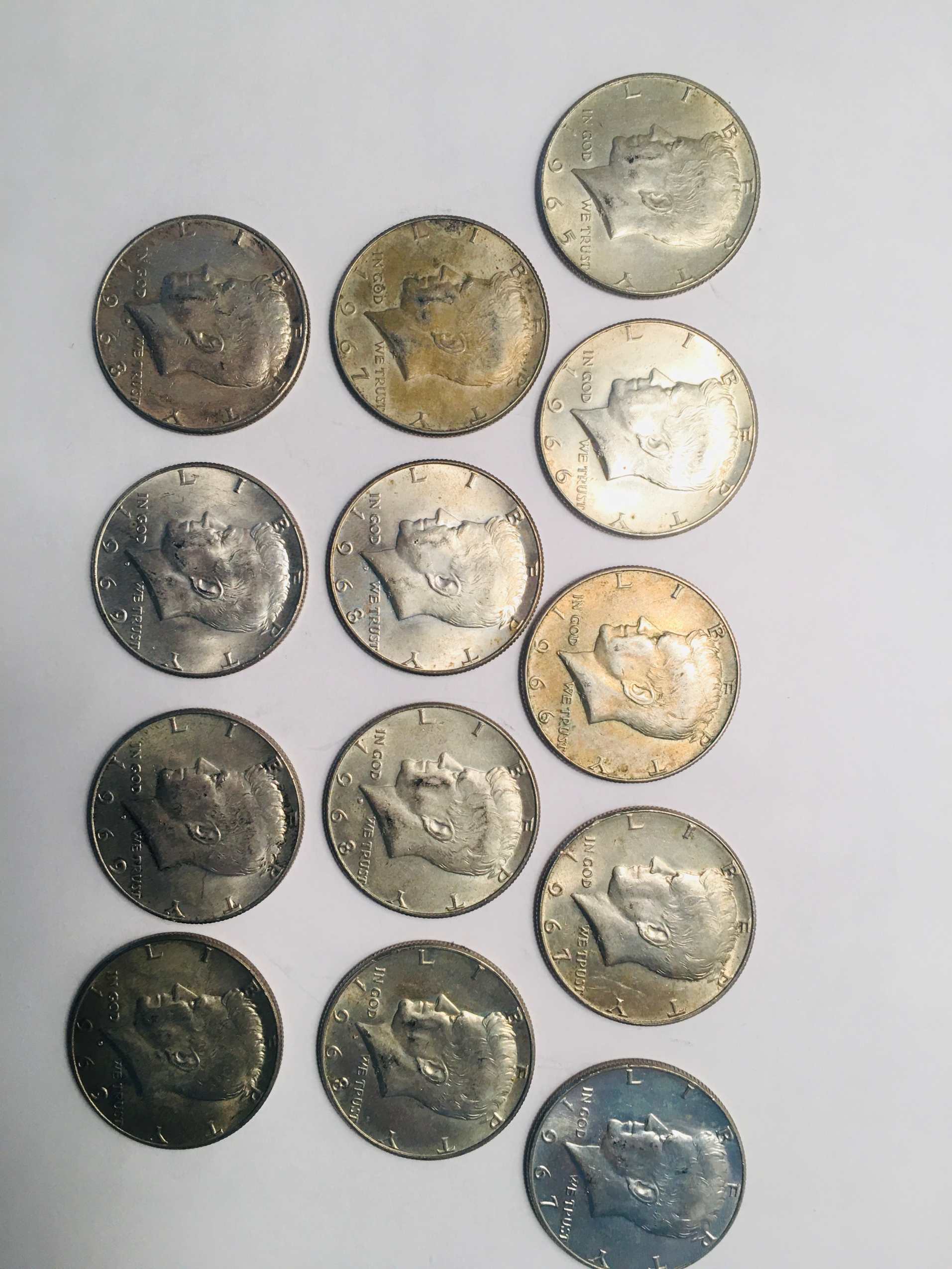 A-Fabulous-Loomis-Box-With-26-Silver-Half-Dollars-Including-Five-Benjis