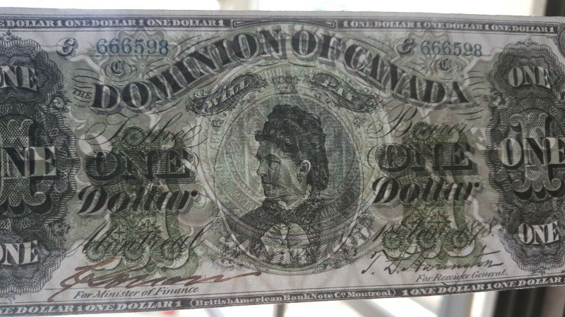 Counterfeit-Canadian-Banknotes-For-Sale-On-Ebay