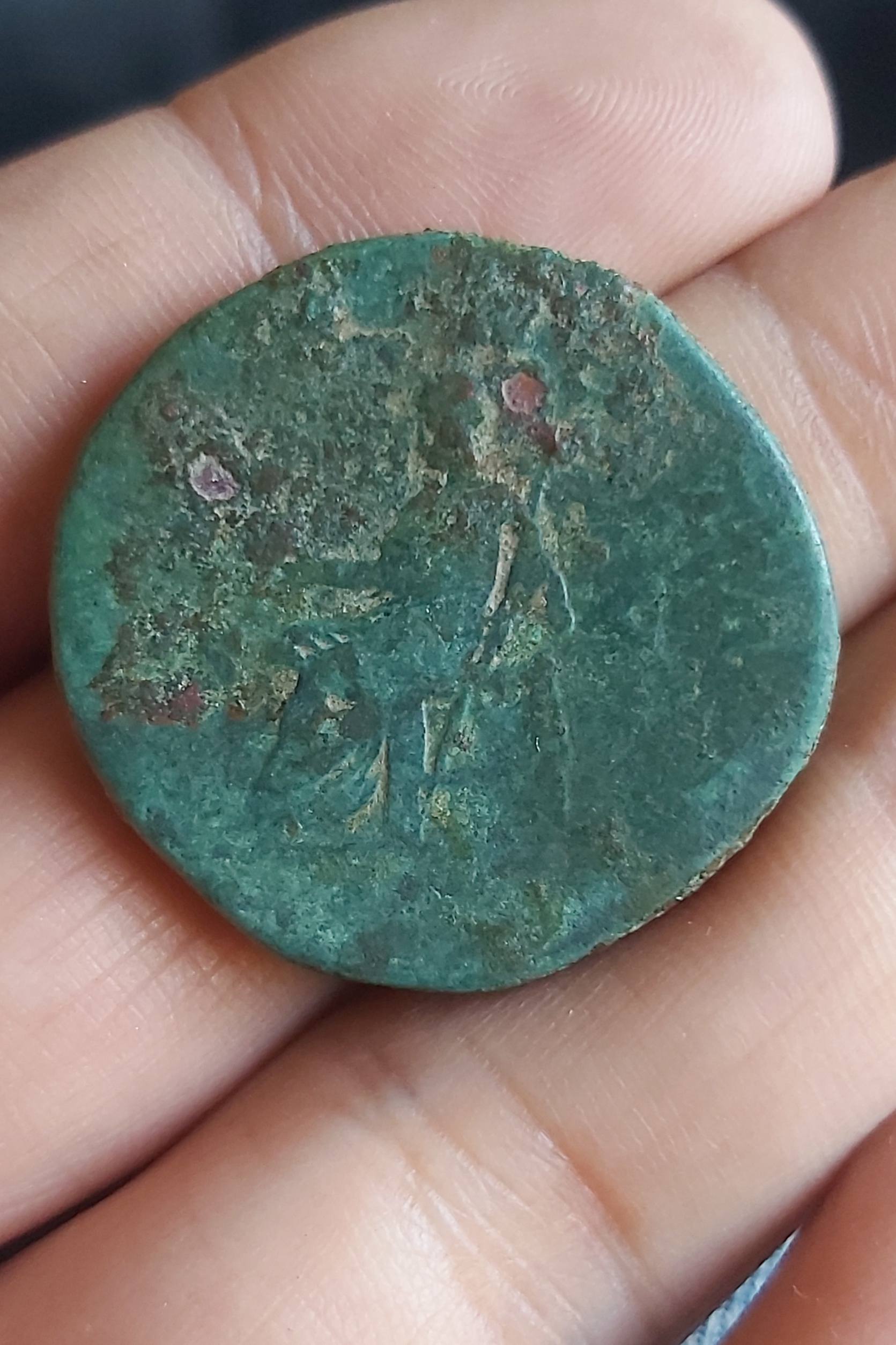 Diva-Favstina-Pia-Sestertius