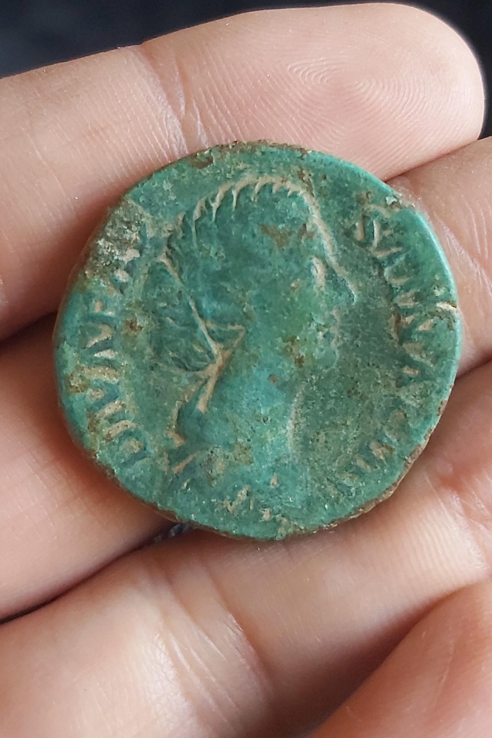 Diva-Favstina-Pia-Sestertius