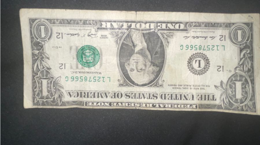 Is-This-2009-US-$1-Bill-Misaligned-And-Off-Center?