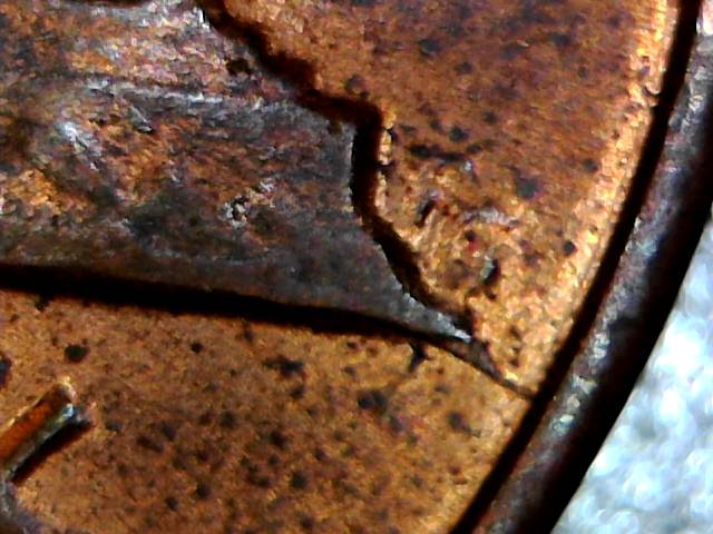 1982-D-LMC-Small-Zin-.RPM-Odverse-Die-Crack-.reverse-Two-Die-Crack.-This-Right