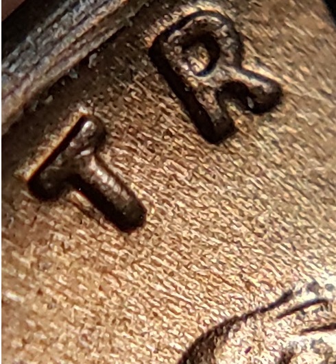 Pickin-&-Grinnin'-On-A-1944-D-Lincoln-Cent