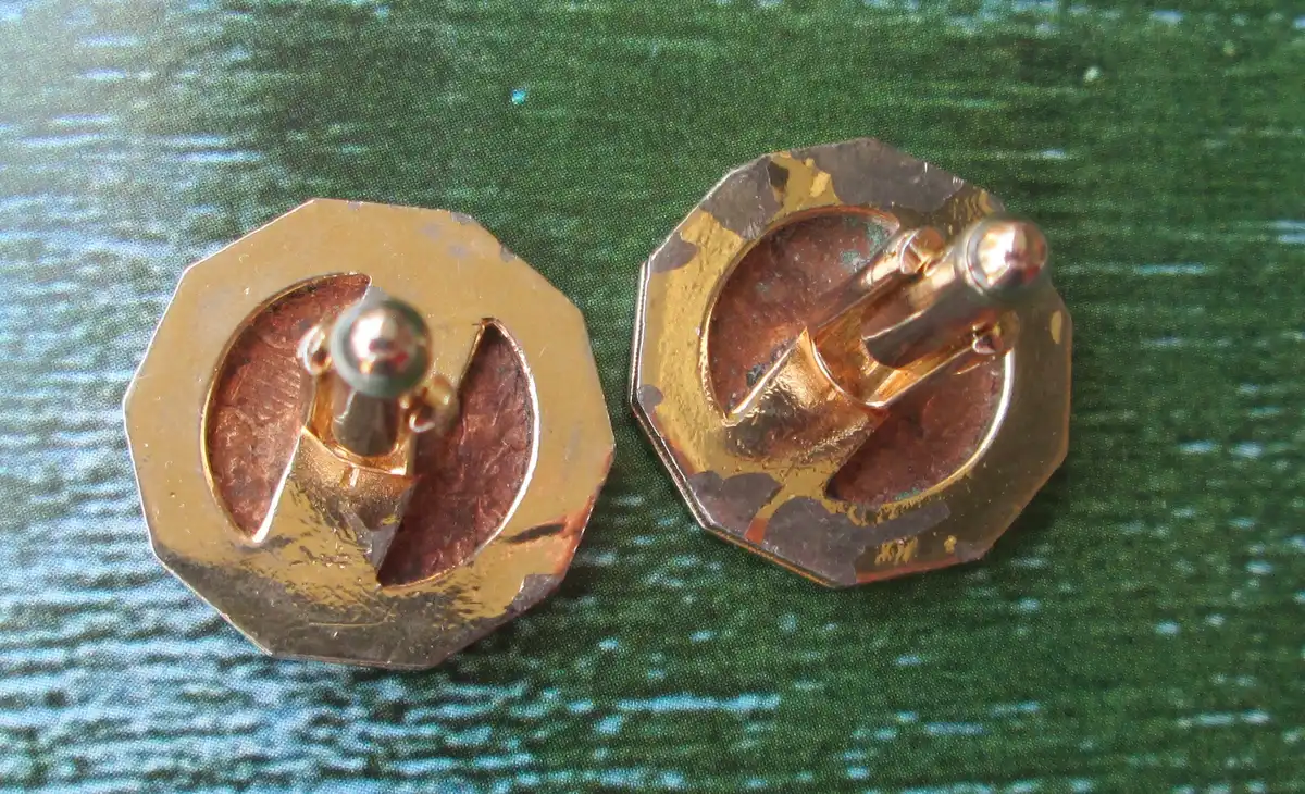 Bad-Jewelery-Made-From-Coins
